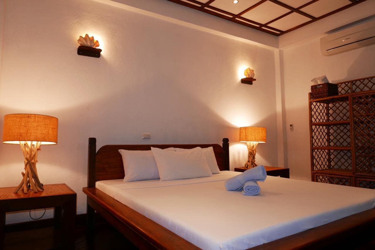 โดลาร็อก บีช รีสอร์ต Hotel เอลนิโด ภายนอก รูปภาพ
