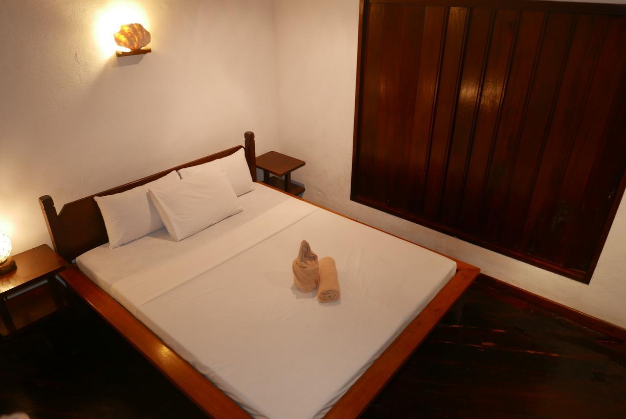โดลาร็อก บีช รีสอร์ต Hotel เอลนิโด ภายนอก รูปภาพ